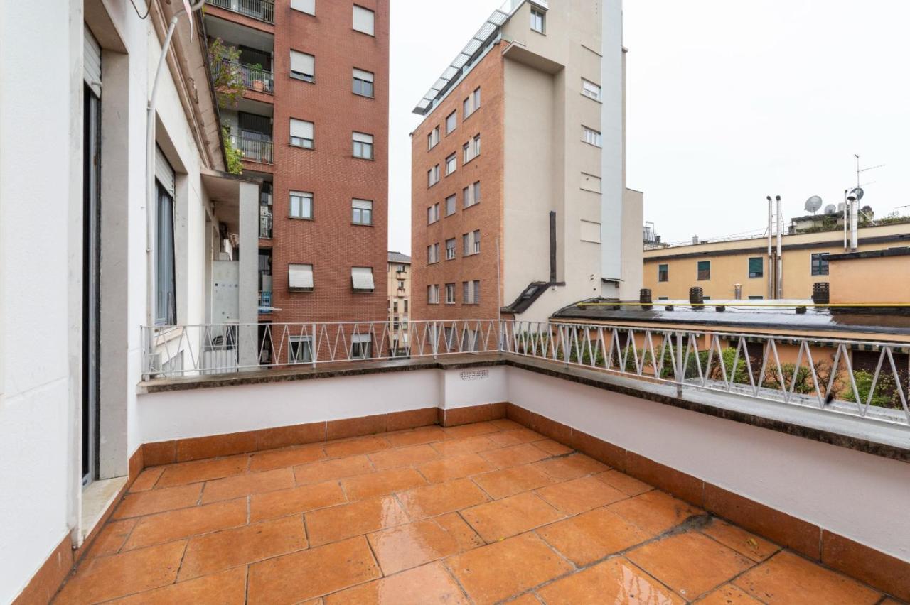 Sant'Ambrogio Bright Apartment With Terrace Milano Exteriör bild